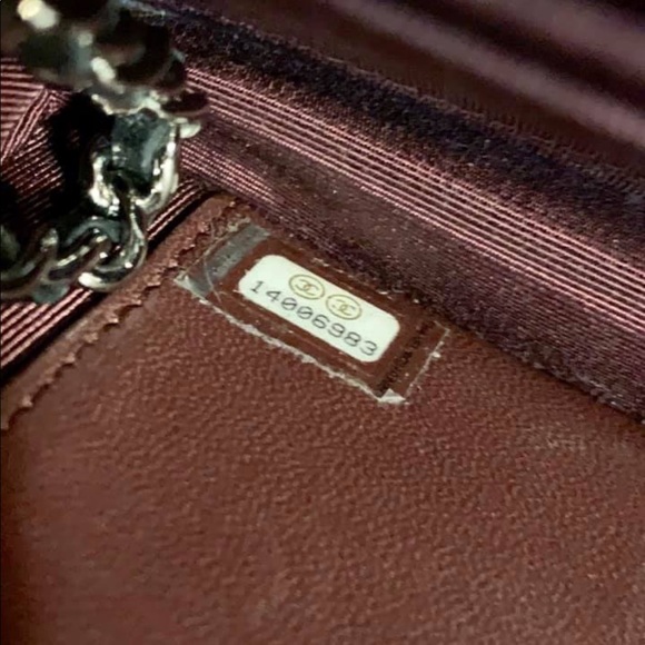 Gorgeous black lambskin Chanel WOC - Picture 6 of 8